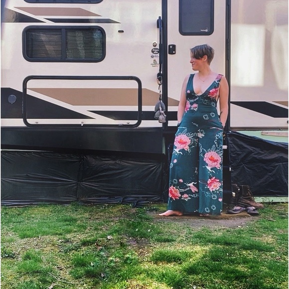 Meet your Posher, Melissa - Picture 2 of 6